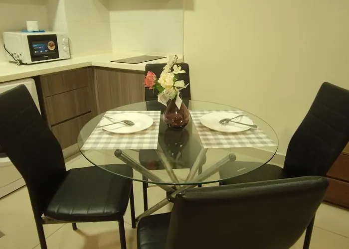 Hb21-10 -Cyberjaya-Netflix-Wifi-Parking-Pool-Whole Apartment, 3128